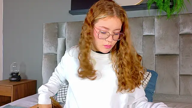 Snapshot of BelaMiller_ chatting on November 2025 11:58:02 AM BelaMiller online show from November 2025 11:58:02 AM