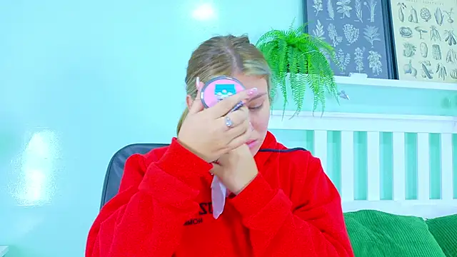 Snapshot of BelaMiller_ chatting on October 2025 11:45:02 AM BelaMiller online show from October 2025 11:45:02 AM