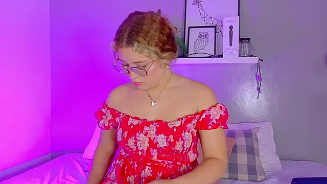 Snapshot of BelaMiller_ chatting on November 2025 11:44:01 AM BelaMiller online show from November 2025 11:44:01 AM