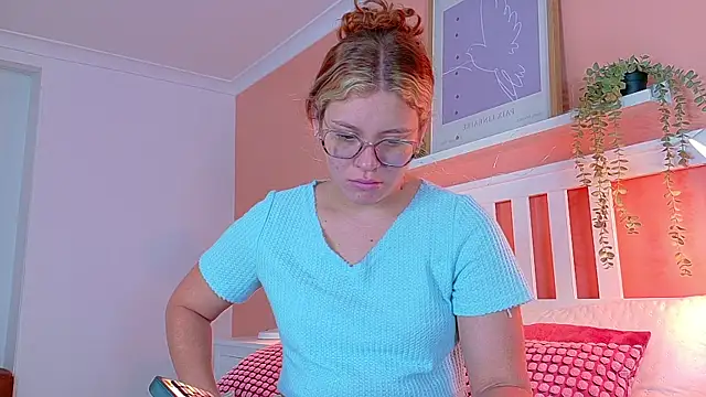 BelaMiller  online show from September 2025 11:38:01 AM