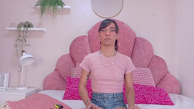 TiffValentinee  online show from November 2025 08:01:02 PM