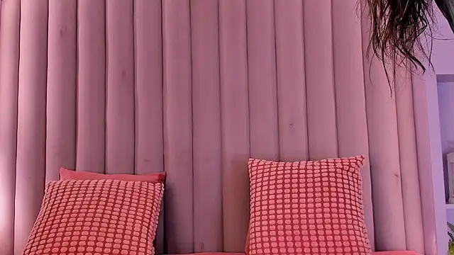 TiffValentinee  online show from October 2025 07:57:02 PM