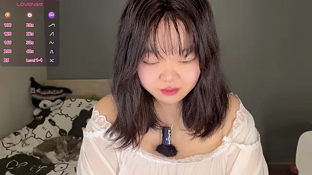 Kittenfishing online show from October 2025 02:07:02 PM