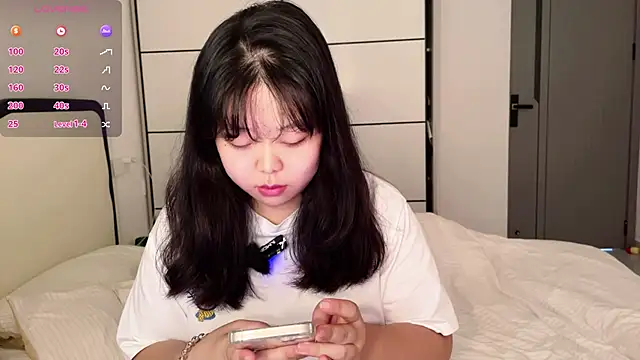 Kittenfishing online show from September 2025 03:49:01 AM