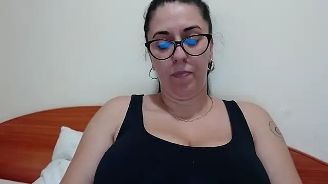 jollene online show from October 2025 01:11:01 PM
