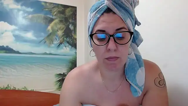 Snapshot of jollene chatting on November 2025 02:20:01 PM jollene online show from November 2025 02:20:01 PM