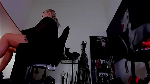 demisweet online show from February 2026 08:25:02 AM