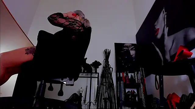 demisweet online show from February 2026 01:56:02 AM