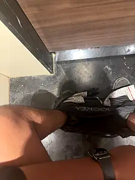 Snapshot of IndianguyinUK chatting on December 2025 05:36:01 PM IndianguyinUK online show from December 2025 05:36:01 PM