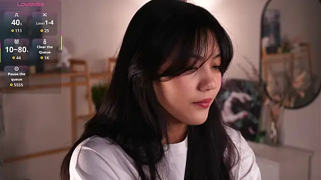 MoiraEger online show from October 2025 05:22:02 PM