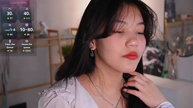 MoiraEger online show from October 2025 05:56:01 PM