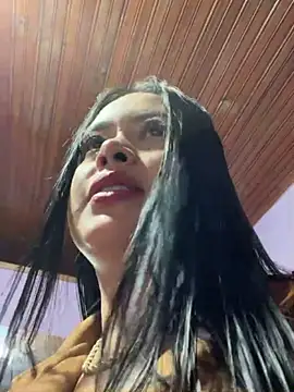 CrisMarulanda online show from October 2025 07:15:02 PM