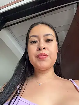 CrisMarulanda online show from January 2026 03:29:01 PM