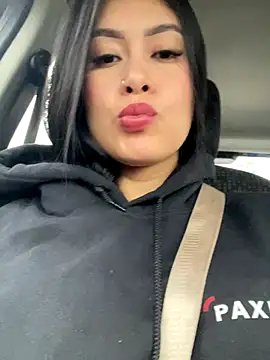 CrisMarulanda online show from November 2025 11:44:02 AM