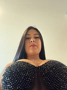 CrisMarulanda online show from January 2026 09:51:01 PM