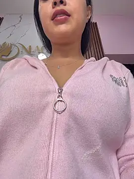 CrisMarulanda online show from February 2026 03:01:02 PM