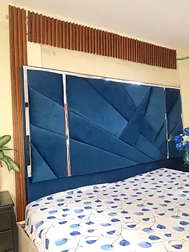 CrisMarulanda online show from November 2025 04:17:01 PM