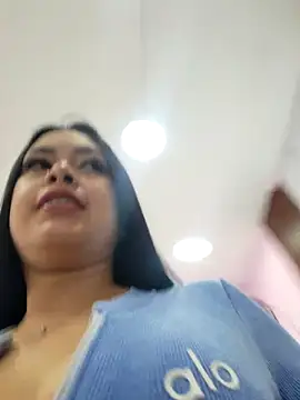 CrisMarulanda online show from November 2025 08:01:01 PM