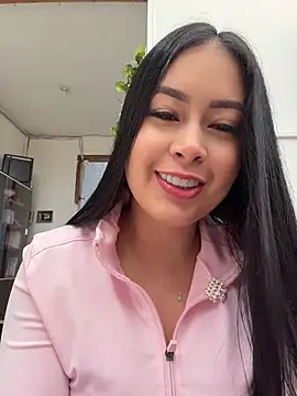 CrisMarulanda online show from May 2026 02:55:02 PM