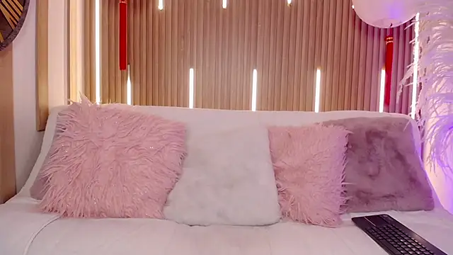 MylaDreams online show from January 2026 03:32:01 AM