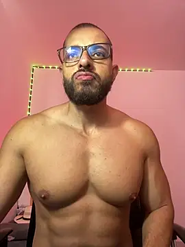 magnumchris online show from May 2026 01:19:02 PM