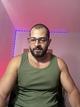 magnumchris online show from May 2026 04:49:02 PM