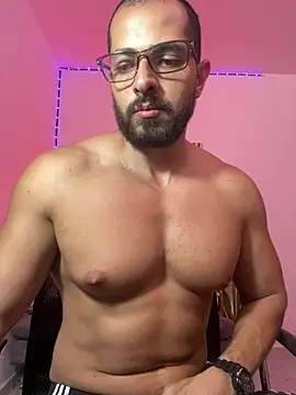 magnumchris online show from May 2026 12:25:02 AM