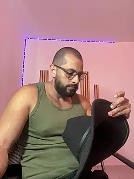 Snapshot of magnumchris chatting on July 2026 07:53:02 PM magnumchris online show from July 2026 07:53:02 PM
