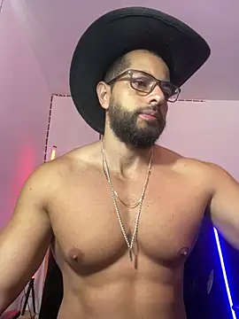 Snapshot of magnumchris chatting on June 2026 04:39:01 PM magnumchris online show from June 2026 04:39:01 PM