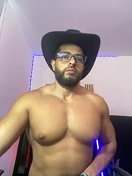Snapshot of magnumchris chatting on June 2026 08:30:01 PM magnumchris online show from June 2026 08:30:01 PM