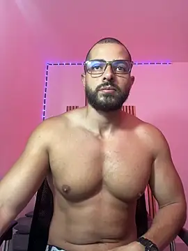 magnumchris online show from April 2026 05:52:02 PM