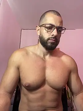 magnumchris online show from May 2026 03:52:02 PM