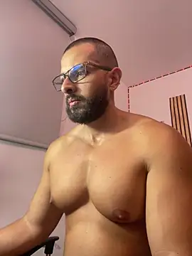 magnumchris online show from June 2026 12:43:01 AM