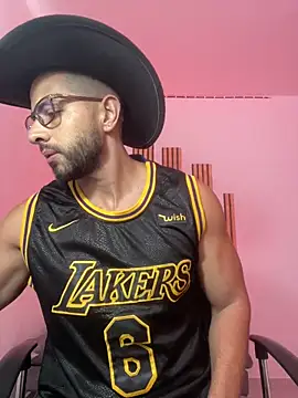 magnumchris online show from April 2026 05:14:02 PM