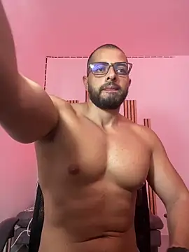 magnumchris online show from April 2026 06:32:02 PM