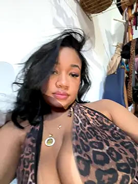 hillarymoreninha online show from October 2025 06:50:02 PM