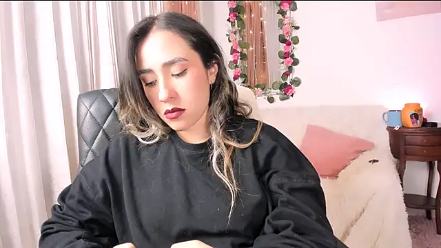 Sara kaic online show from May 2026 01:39:02 AM