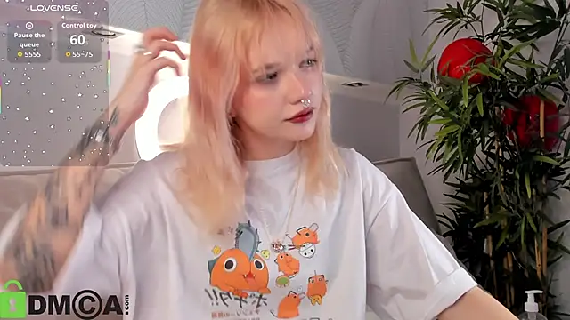 Molly Platt online show from February 2026 09:11:02 AM