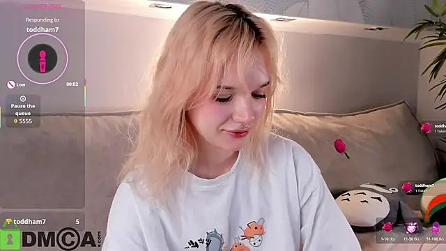 Molly Platt online show from March 2026 09:12:02 AM