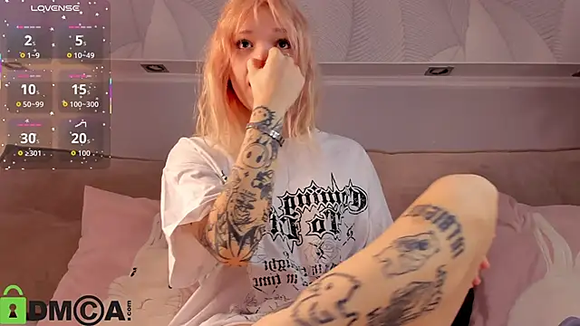 Molly Platt online show from February 2026 09:09:01 AM