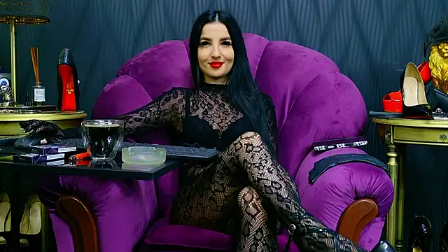 Snapshot of VivianReeve chatting on June 2026 12:16:02 PM VivianReeve online show from June 2026 12:16:02 PM