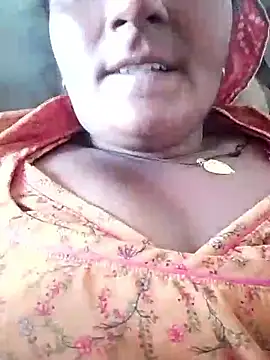 Snapshot of aunty_sumy chatting on October 2025 10:49:01 AM aunty sumy online show from October 2025 10:49:01 AM