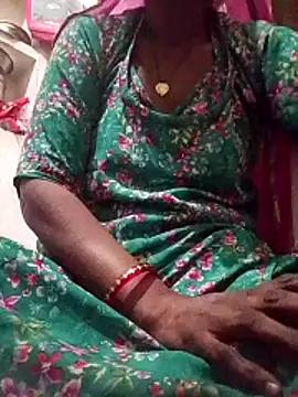 Snapshot of aunty_sumy chatting on October 2025 01:38:02 AM aunty sumy online show from October 2025 01:38:02 AM