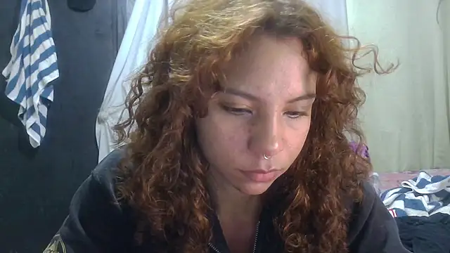 Snapshot of VioletV chatting on May 2026 12:27:02 AM VioletV online show from May 2026 12:27:02 AM