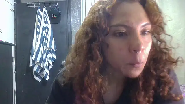 Snapshot of VioletV chatting on May 2026 12:20:02 AM VioletV online show from May 2026 12:20:02 AM