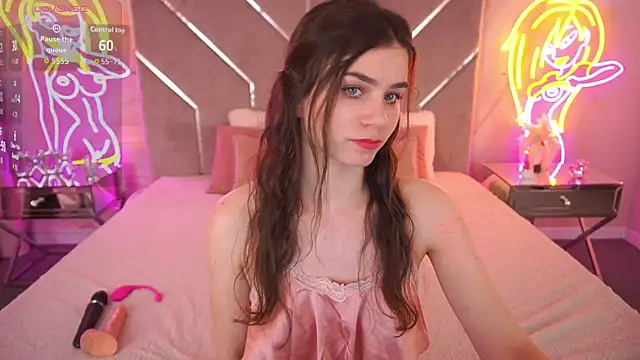 Snapshot of HeavenElle chatting on July 2026 05:58:01 AM HeavenElle online show from July 2026 05:58:01 AM