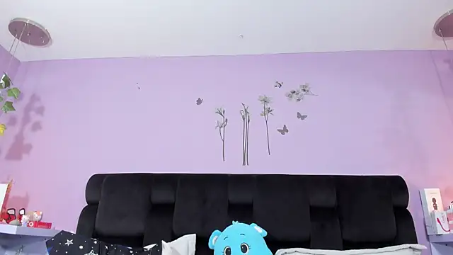 KendallWings online show from November 2025 12:20:01 PM