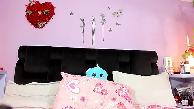 KendallWings online show from November 2025 05:08:01 AM