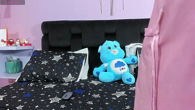 KendallWings online show from November 2025 12:37:02 AM