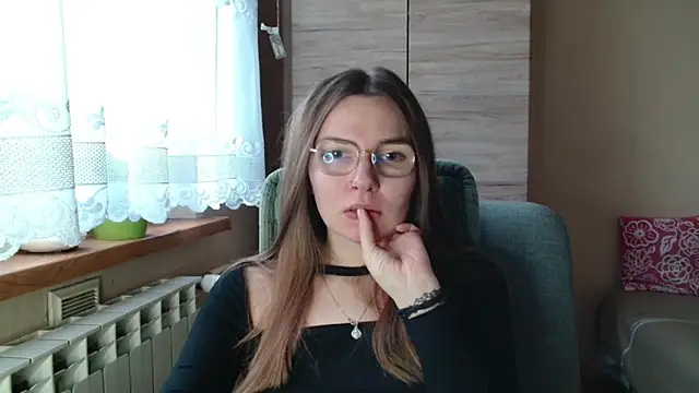 Snapshot of LooveELLYx chatting on December 2025 07:32:01 AM LooveELLYx online show from December 2025 07:32:01 AM